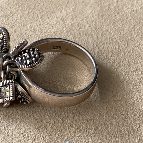 Marcasite silver charm ring - Picture 6 of 7